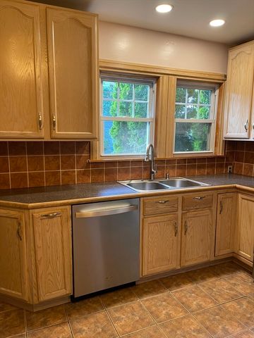 17 Claremont Ave 1, Quincy, MA 02169