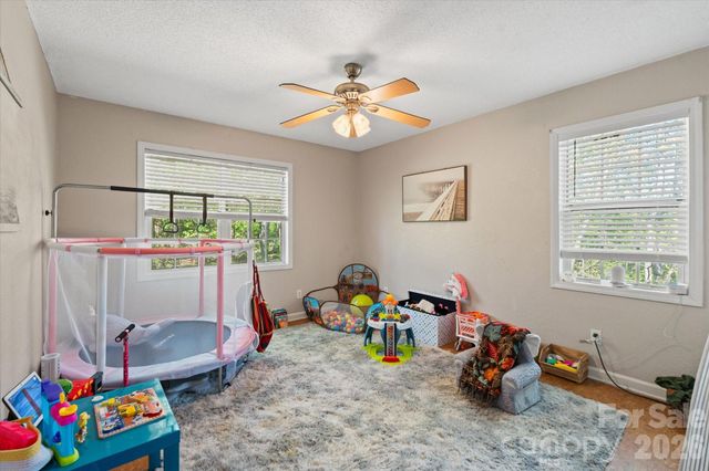 441 Hunters Glen Lane, Hendersonville, NC 28739