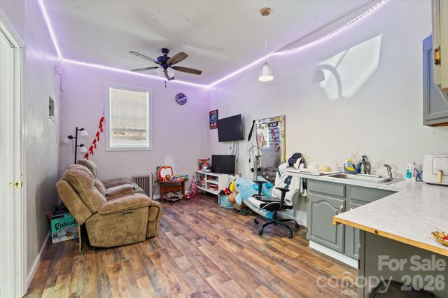 441 Hunters Glen Lane, Hendersonville, NC 28739