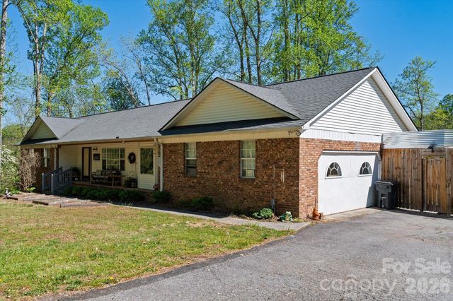 441 Hunters Glen Lane, Hendersonville, NC 28739