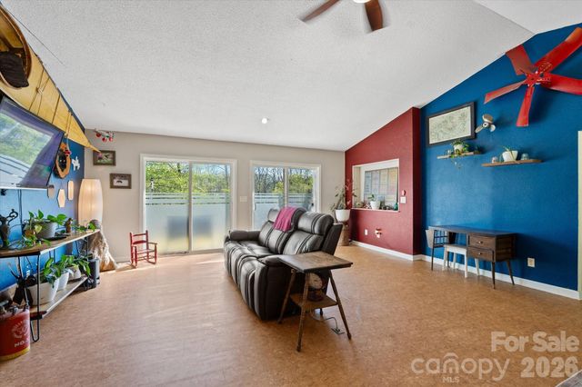 441 Hunters Glen Lane, Hendersonville, NC 28739