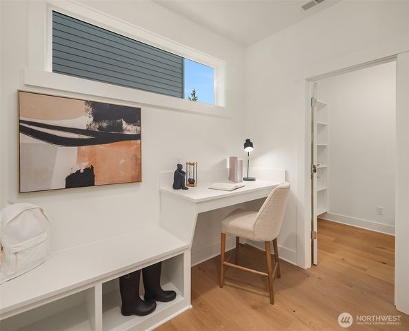 22212 98th Avenue W, Edmonds, WA 98020