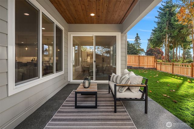 22212 98th Avenue W, Edmonds, WA 98020