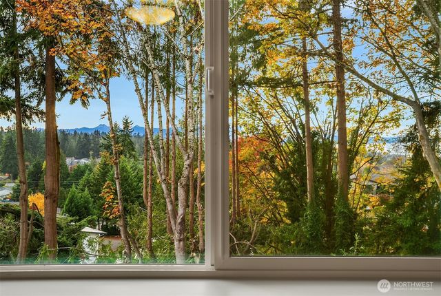 22212 98th Avenue W, Edmonds, WA 98020