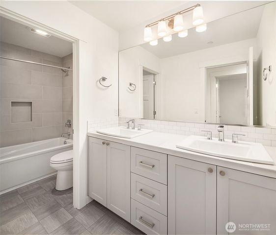 22212 98th Avenue W, Edmonds, WA 98020