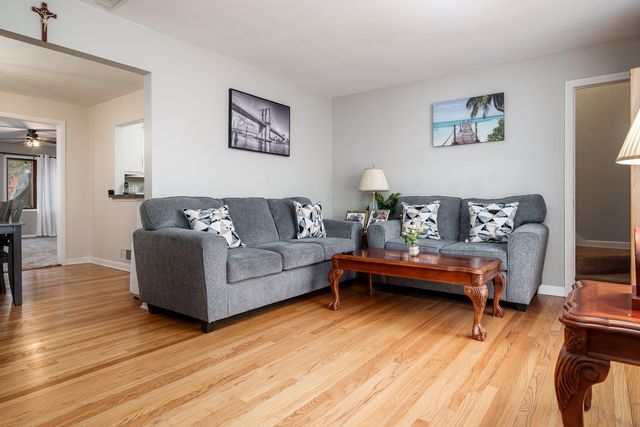 1910 25TH Street, Rockford, IL 61108