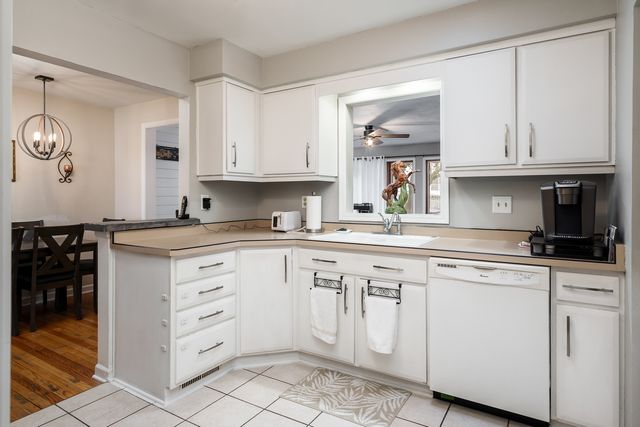 1910 25TH Street, Rockford, IL 61108