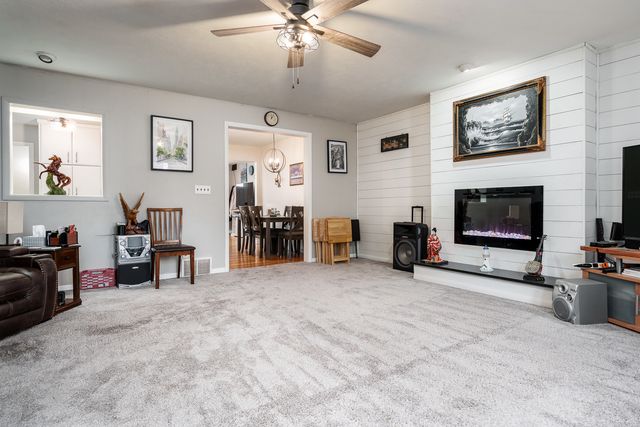 1910 25TH Street, Rockford, IL 61108