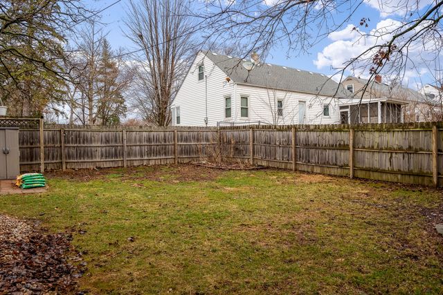 1910 25TH Street, Rockford, IL 61108