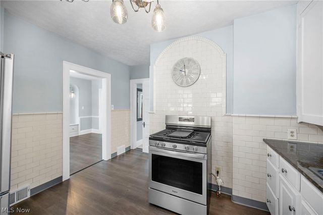 1550 Woodward Avenue, Lakewood, OH 44107