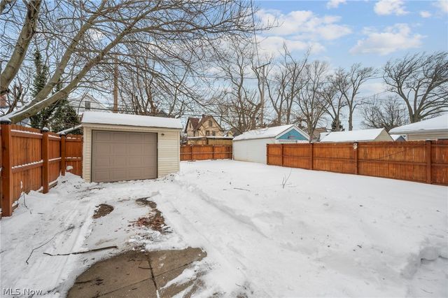 1550 Woodward Avenue, Lakewood, OH 44107