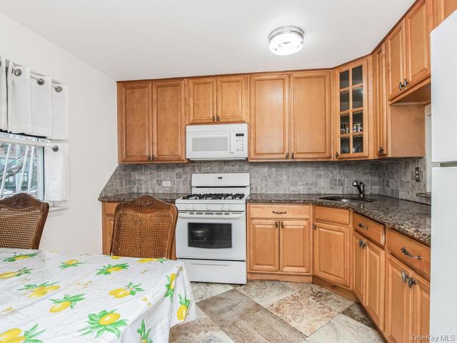 716 St Ann's Avenue, Bronx, NY 10455