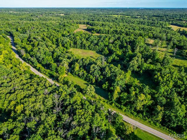 14300 W HIGHWAY 32, Lebanon, MO 65536