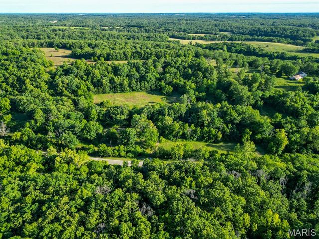 14300 W HIGHWAY 32, Lebanon, MO 65536