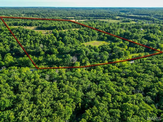 14300 W HIGHWAY 32, Lebanon, MO 65536