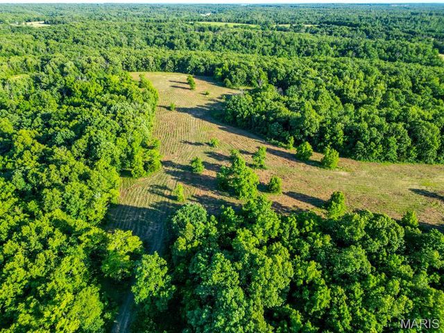 14300 W HIGHWAY 32, Lebanon, MO 65536