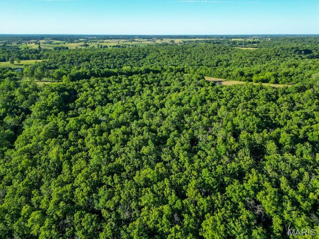 14300 W HIGHWAY 32, Lebanon, MO 65536