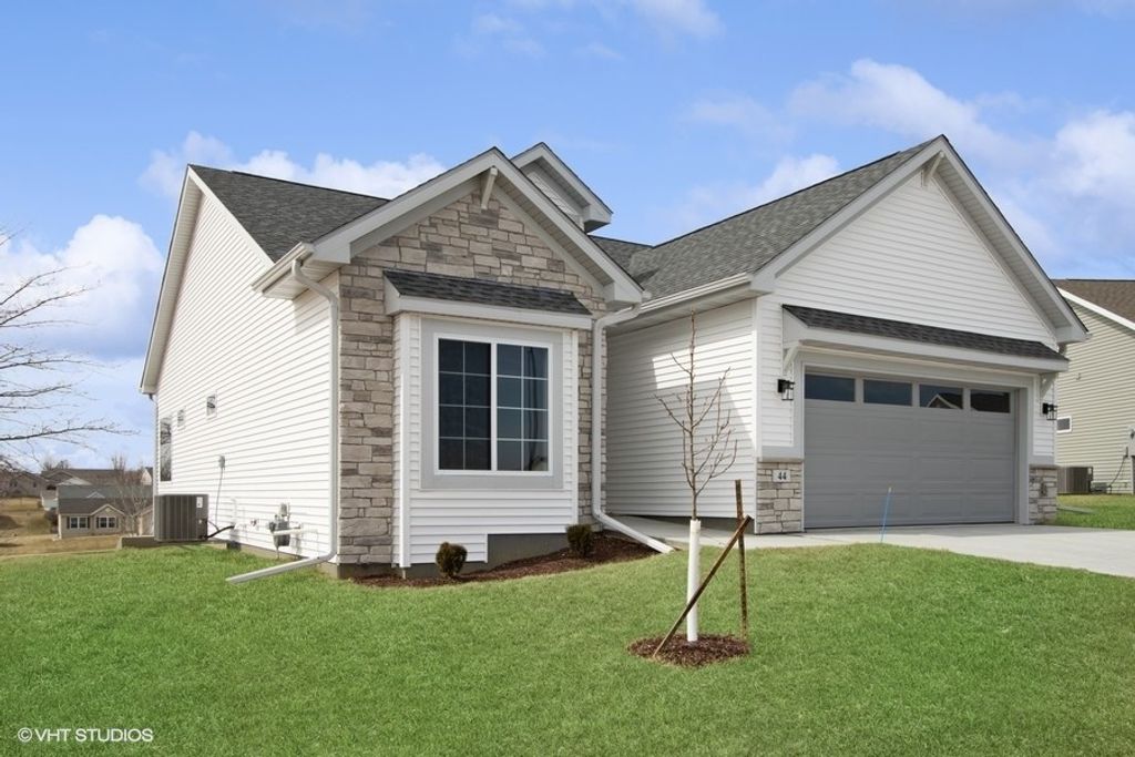 311 Dogwood Lane, Tiffin, IA 52340