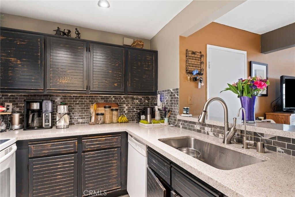Image 8 of property listing at 13096 Le Parc 61, Chino Hills, CA 91709