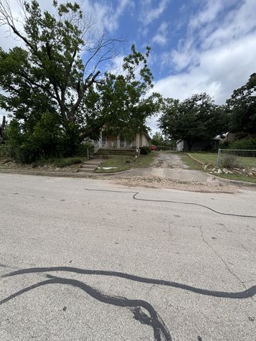 1712 Effie Street, Fort Worth, TX 76105