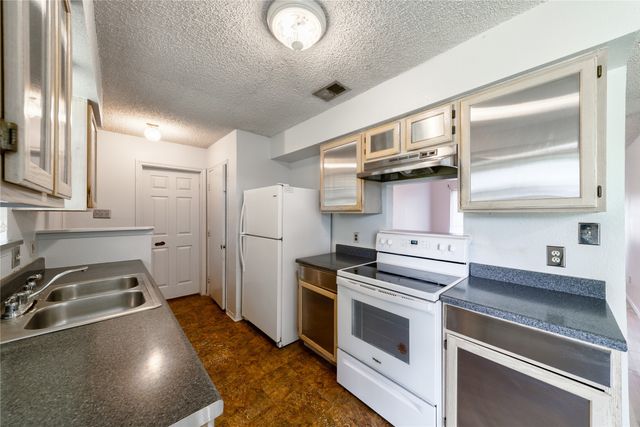1306 Bluffview Drive, Seagoville, TX 75159