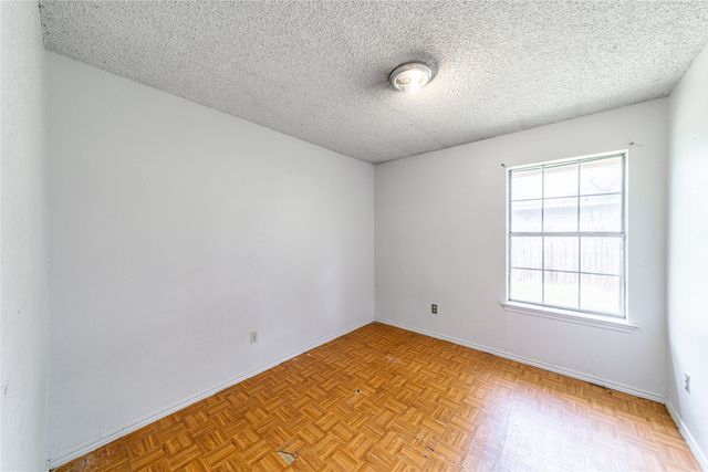 1306 Bluffview Drive, Seagoville, TX 75159