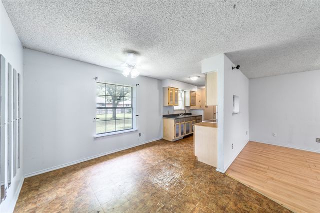 1306 Bluffview Drive, Seagoville, TX 75159