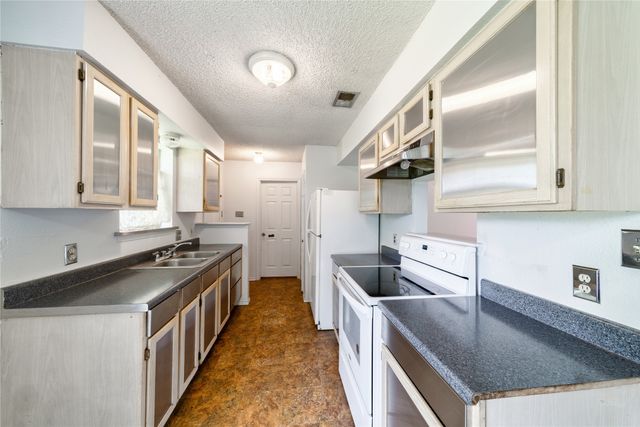 1306 Bluffview Drive, Seagoville, TX 75159