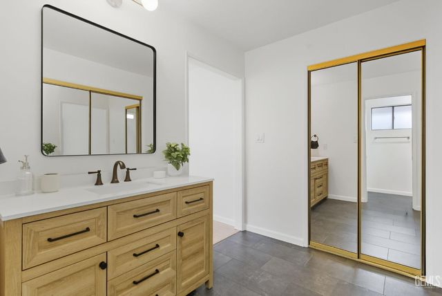 6710 Pinecone Avenue, Bakersfield, CA 93308