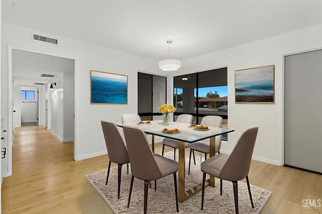 6710 Pinecone Avenue, Bakersfield, CA 93308