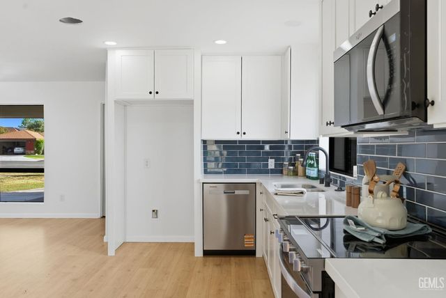 6710 Pinecone Avenue, Bakersfield, CA 93308