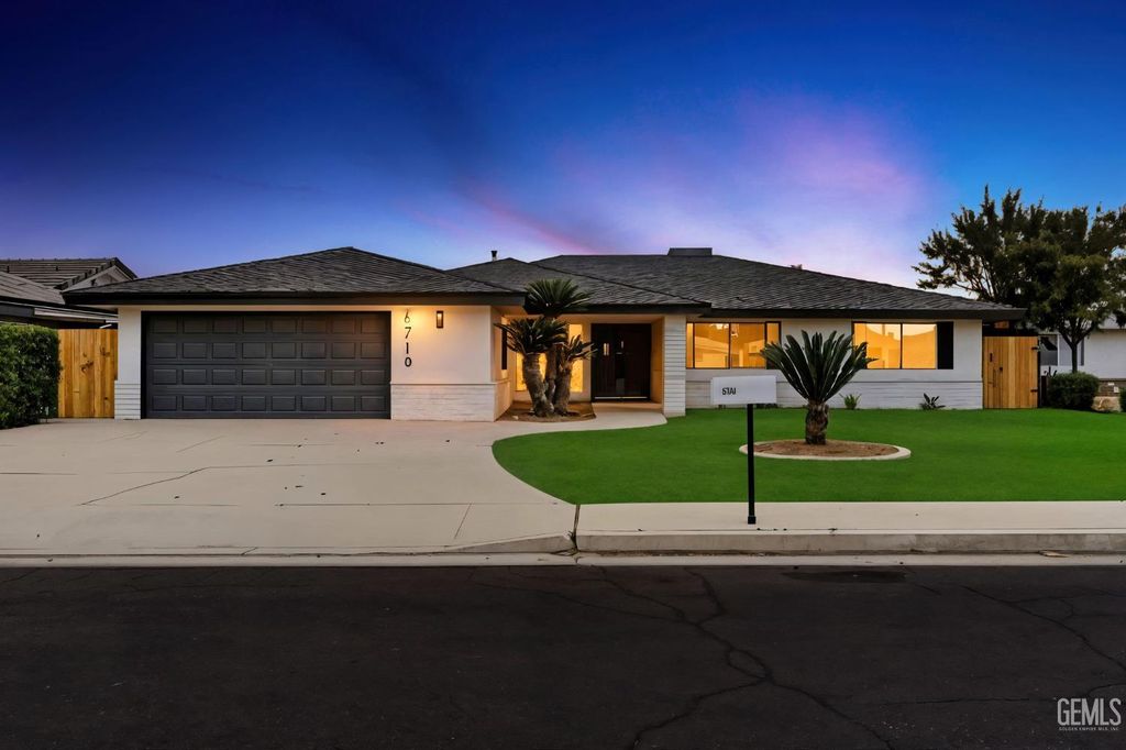 6710 Pinecone Avenue, Bakersfield, CA 93308