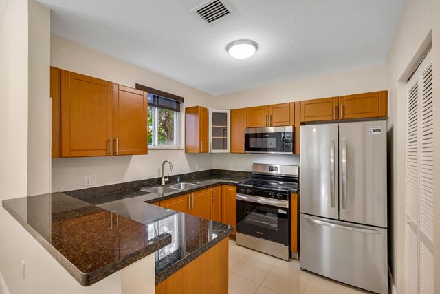 652 NE 63RD Street 206, Miami, FL 33138