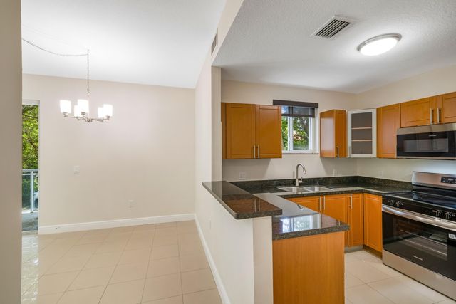 652 NE 63RD Street 206, Miami, FL 33138