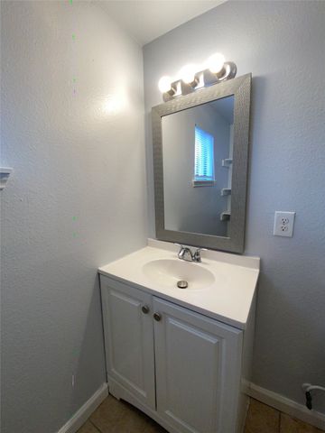 905 Milam Drive, Euless, TX 76039