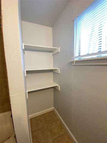 905 Milam Drive, Euless, TX 76039