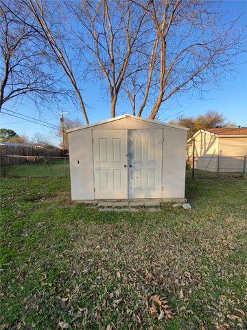 905 Milam Drive, Euless, TX 76039