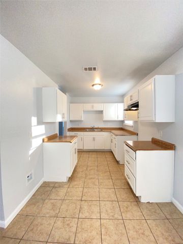 905 Milam Drive, Euless, TX 76039