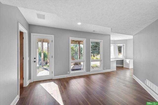 2215 S 181st Circle, Omaha, NE 68130