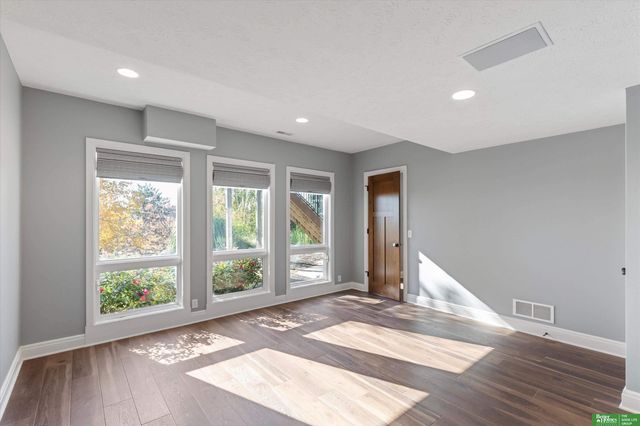 2215 S 181st Circle, Omaha, NE 68130