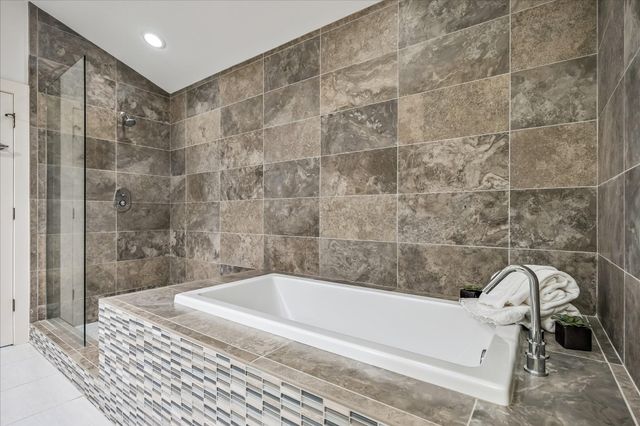530 W 26th Street, Houston, TX 77008
