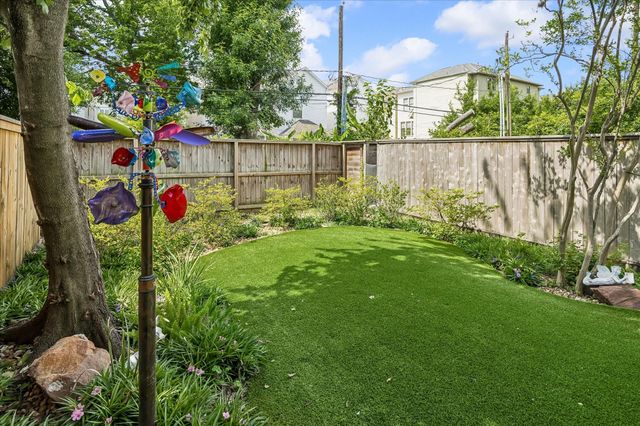 530 W 26th Street, Houston, TX 77008