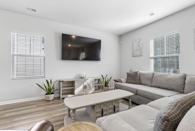 581 Spanish Wells Road, Summerville, SC 29486