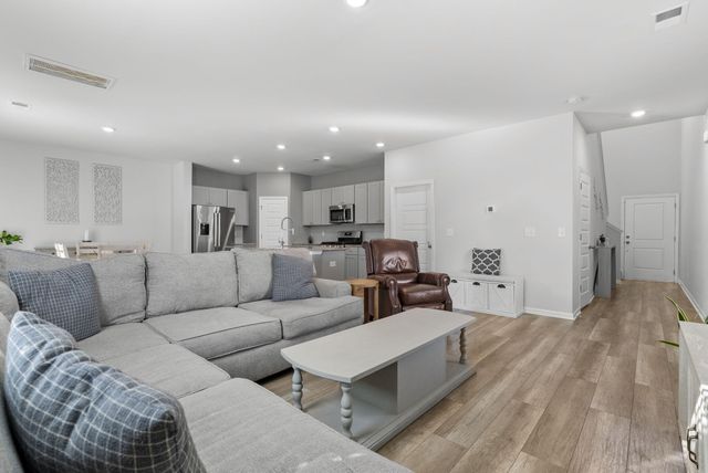 581 Spanish Wells Road, Summerville, SC 29486