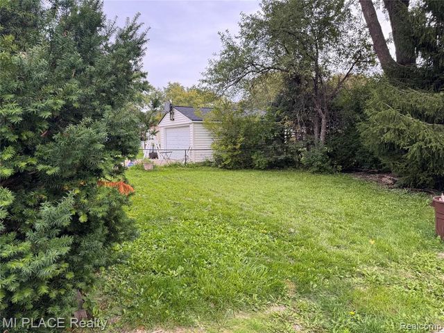30080 Avondale Drive, Madison Heights, MI 48071