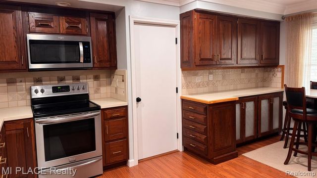 30080 Avondale Drive, Madison Heights, MI 48071