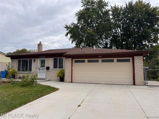 30080 Avondale Drive, Madison Heights, MI 48071