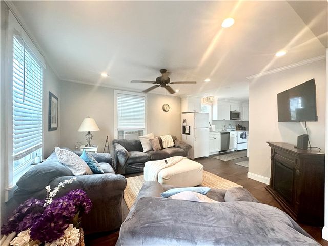 45 Extension Street, Newport, RI 02840