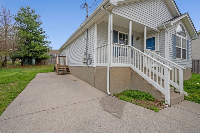 604 Hugh Duffy Cv, La Vergne, TN 37086