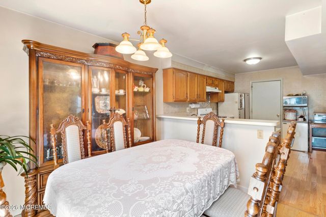 80 Malibu Drive, Eatontown, NJ 07724